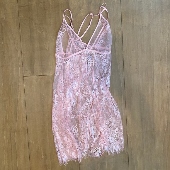 New adore me lace nighty - Picture 3 of 4